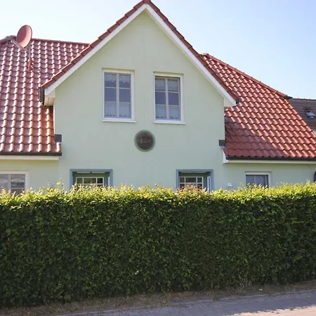 Am Steuerbord Daire Wustrow (Fischland)