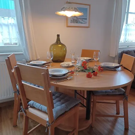 Am Steuerbord Daire Wustrow (Fischland)